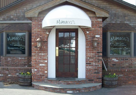 Manucci’s Restaurant & Bar - CLOSED - Seafood - Montauk, NY - Reviews